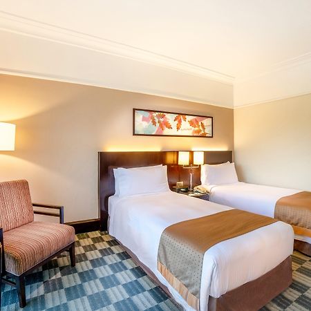 Glenmarie Hotel And Golf Resort Shah Alam Dış mekan fotoğraf Deluxe Room