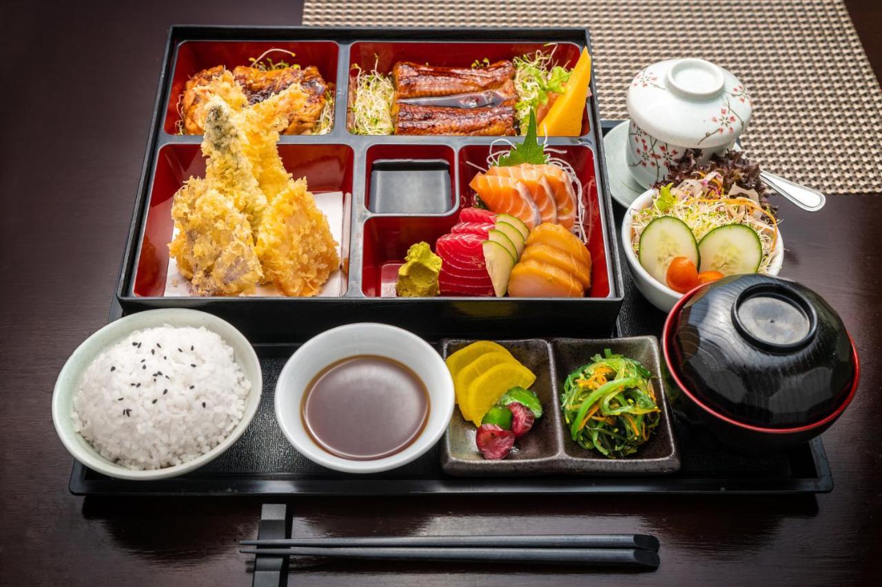 Glenmarie Hotel And Golf Resort Shah Alam Dış mekan fotoğraf A Japanese bento