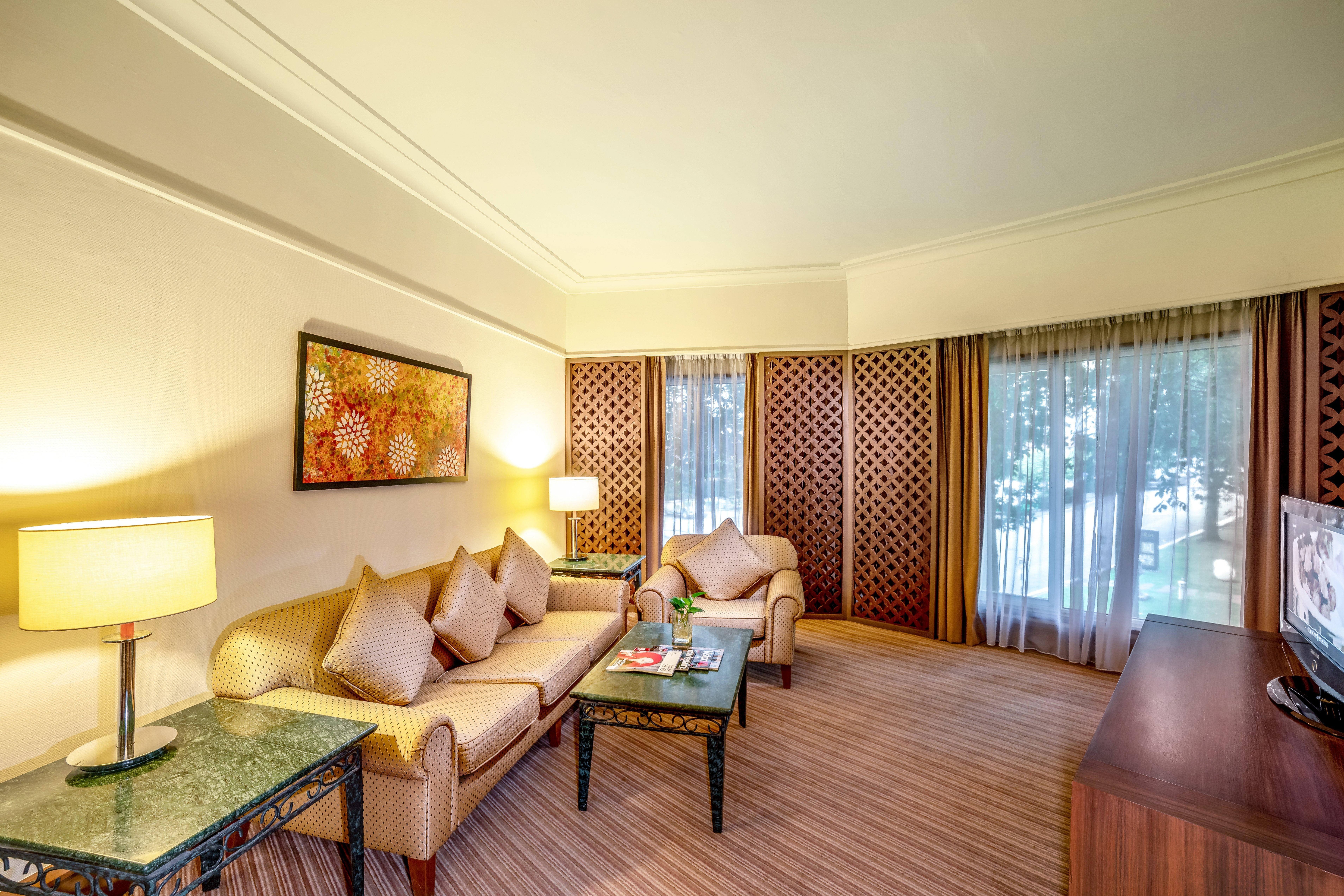Glenmarie Hotel And Golf Resort Shah Alam Dış mekan fotoğraf A suite at the hotel