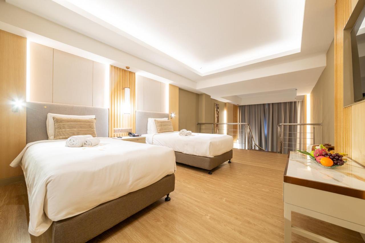 Glenmarie Hotel And Golf Resort Shah Alam Dış mekan fotoğraf Deluxe Room
