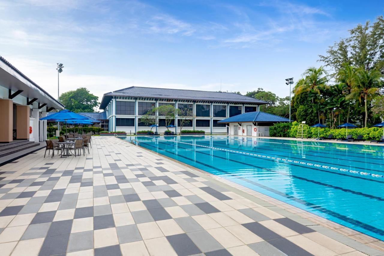 Glenmarie Hotel And Golf Resort Shah Alam Dış mekan fotoğraf Swimming Pool