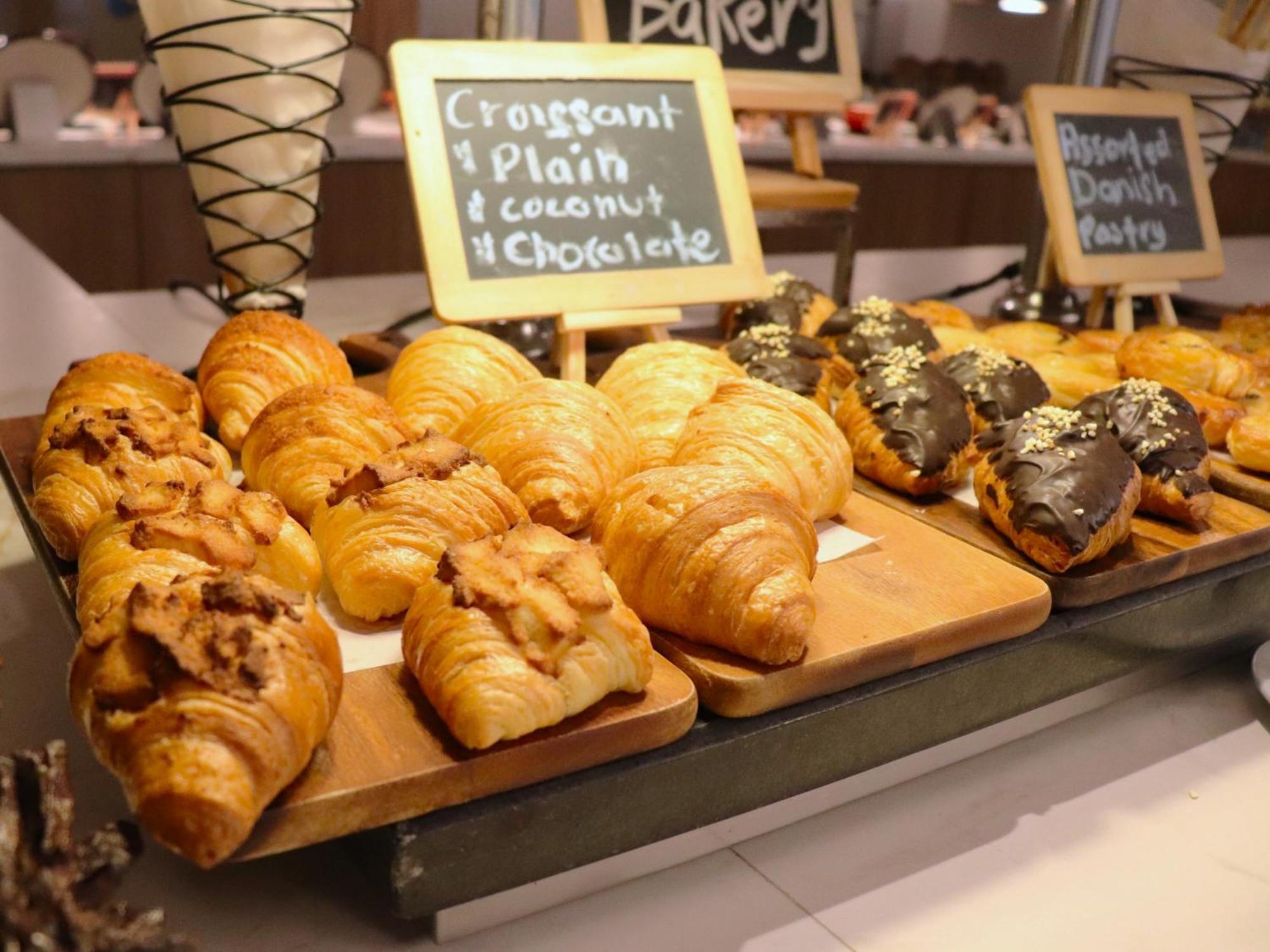 Glenmarie Hotel And Golf Resort Shah Alam Dış mekan fotoğraf Croissants